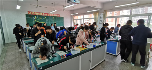 2019.4.15初三年級(jí)理化生實(shí)驗(yàn)2.jpg